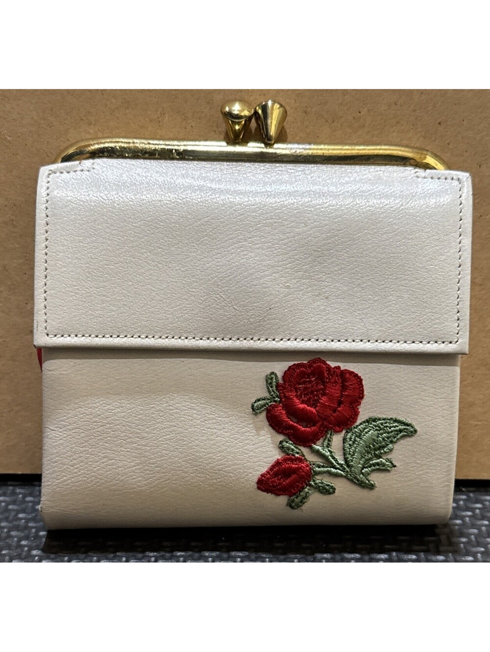 VTG PRINCESS GARDNER White Leather Wallet | Red Rose | Gold-Tone KISS Lock Clasp